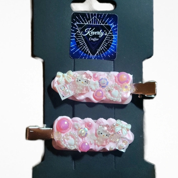 Handmade Hello Kitty HairClips - Picture 3 of 3
